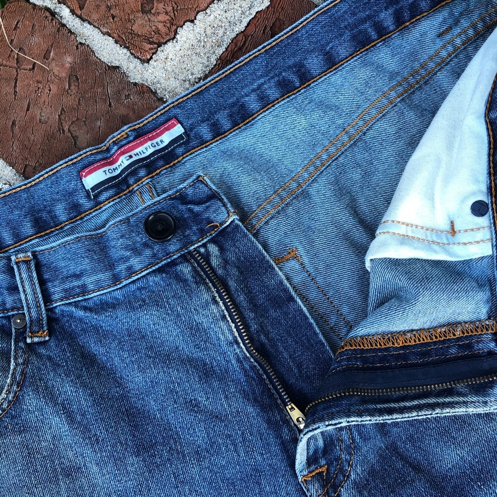 Tommy Hilfiger medium wash jeans size 36 - Picture 3 of 7